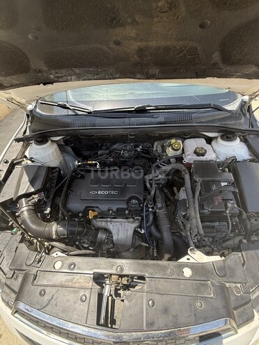 Chevrolet Cruze-13