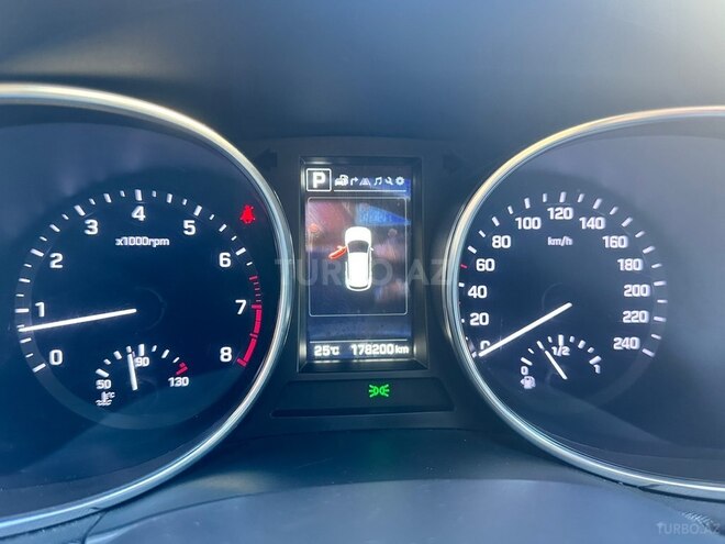Hyundai Santa Fe-14