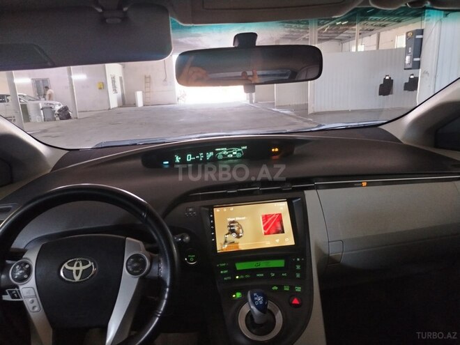 Toyota Prius-3