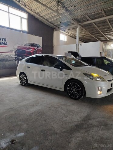 Toyota Prius-7