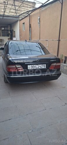 Mercedes E 240-2