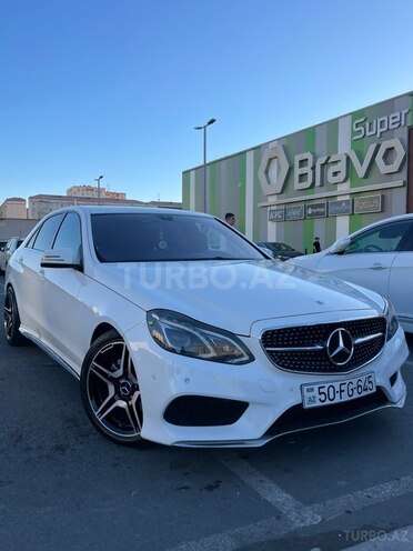 Mercedes E 220-1