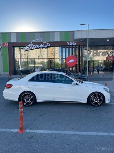 Mercedes E 220-2