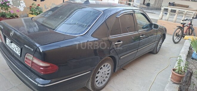 Mercedes E 240-9