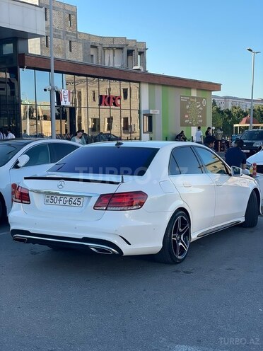 Mercedes E 220-10