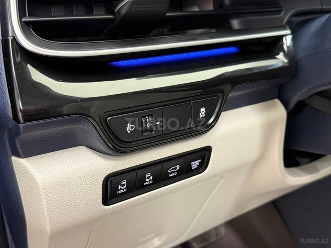 Kia Carnival-9