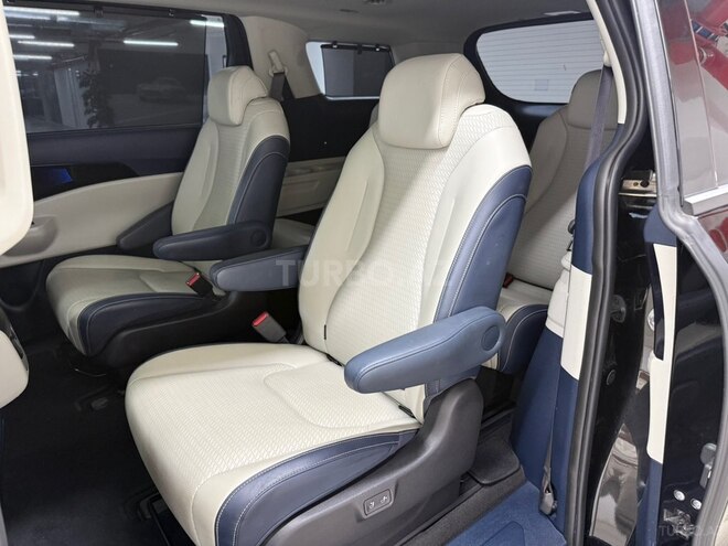 Kia Carnival-16