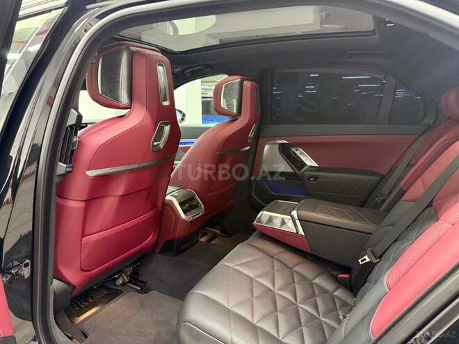 BMW 740-16