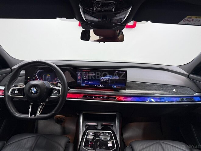 BMW 740-19