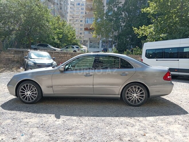 Mercedes E 240-7