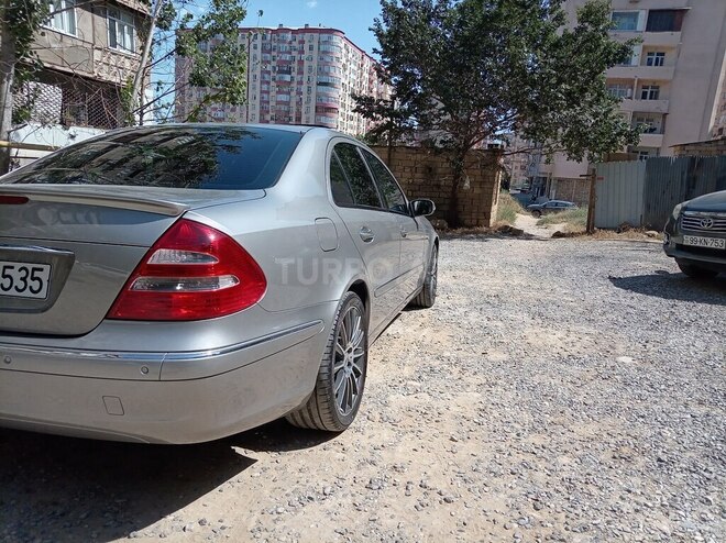 Mercedes E 240-5