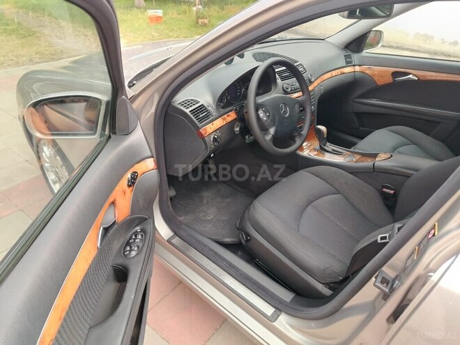 Mercedes E 240-9