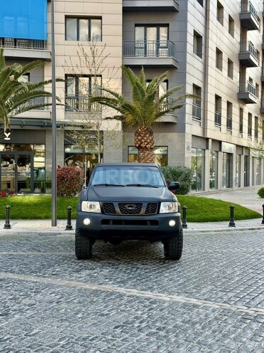 Nissan Patrol-1