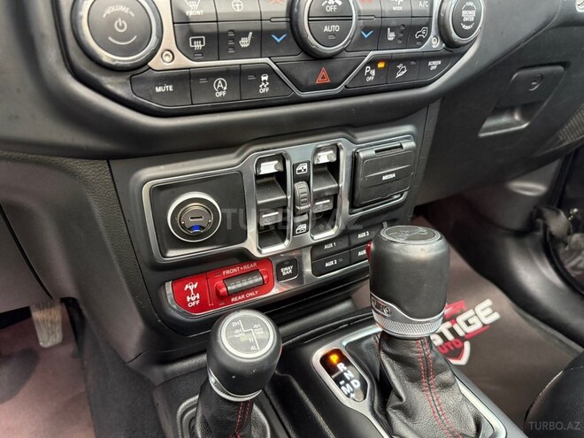 Jeep Wrangler-12