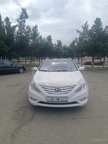Hyundai Sonata-1