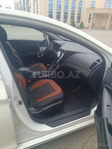 Hyundai Sonata-5
