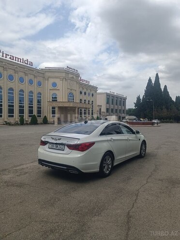 Hyundai Sonata-3