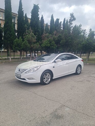 Hyundai Sonata-4