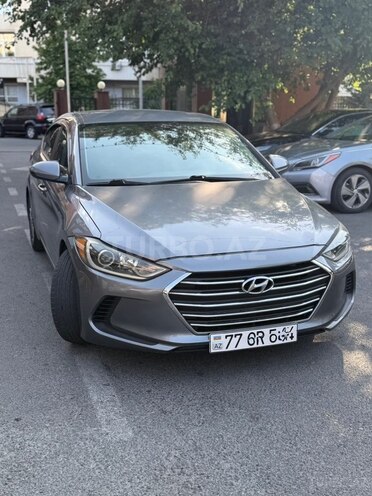 Hyundai Elantra-3