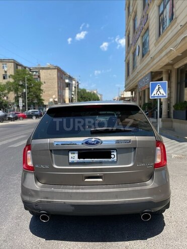 Ford Edge-2