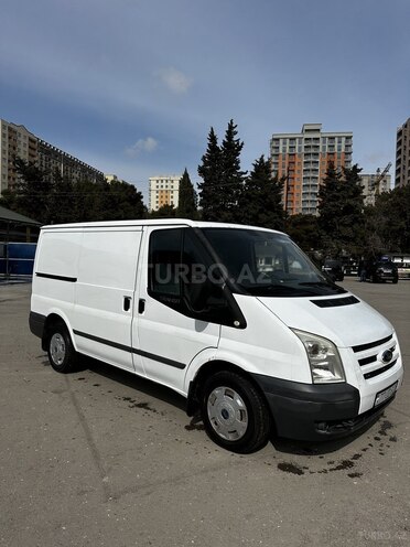 Ford Transit-3
