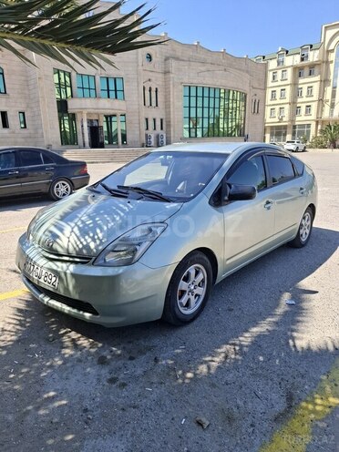 Toyota Prius-8