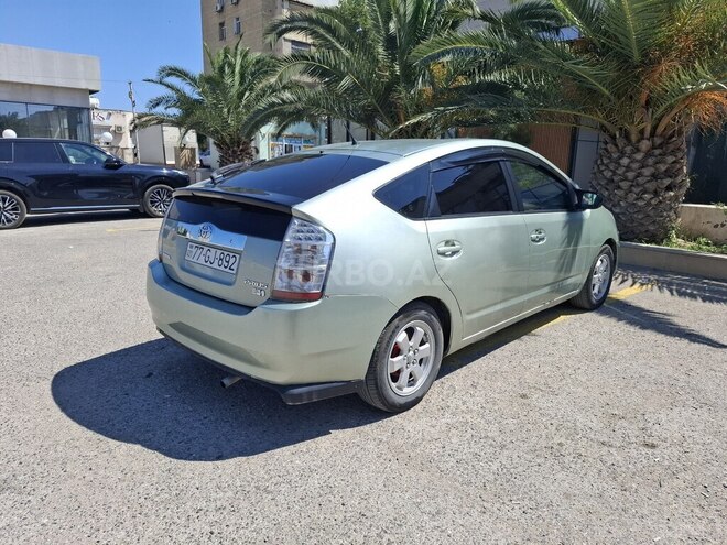 Toyota Prius-3