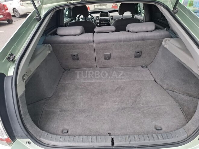 Toyota Prius-14