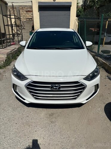 Hyundai Elantra-1