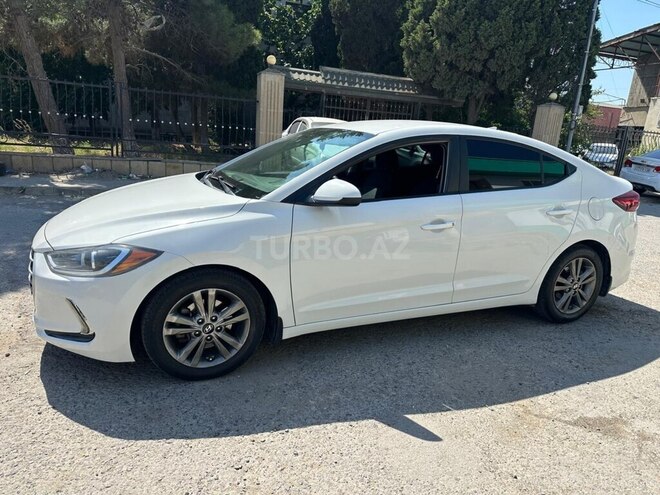 Hyundai Elantra-7