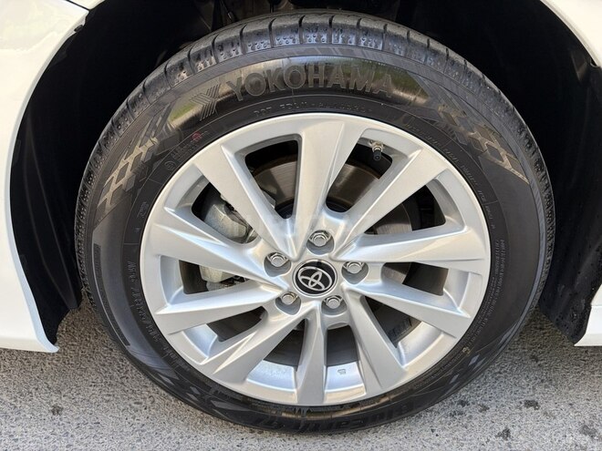 Toyota Camry-9