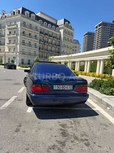 Mercedes E 230-6
