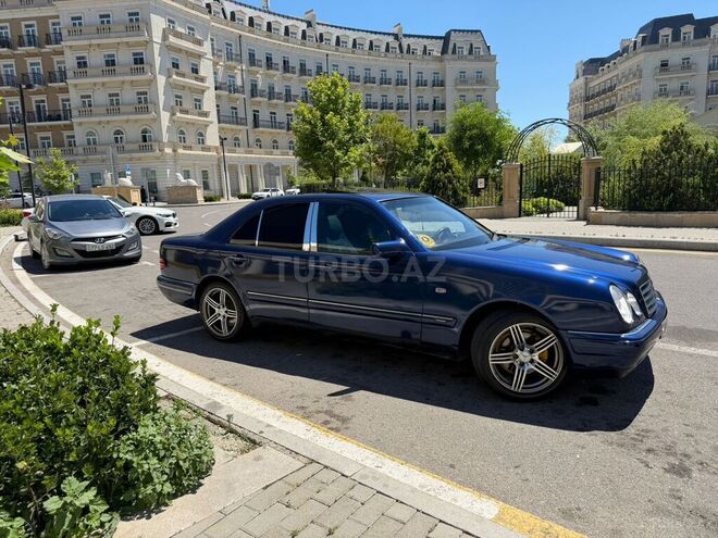 Mercedes E 230-8