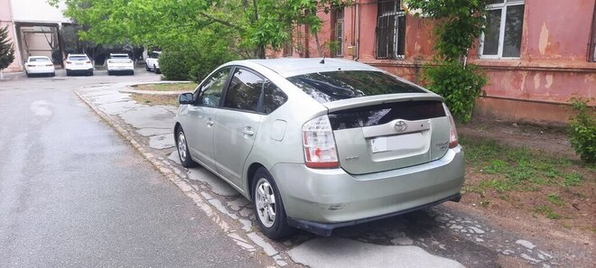 Toyota Prius-2