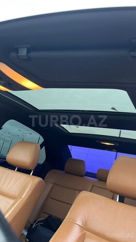 Mercedes E 220-11
