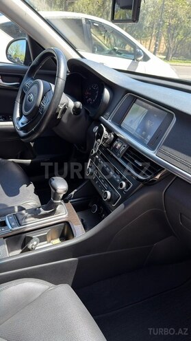 Kia K5-3