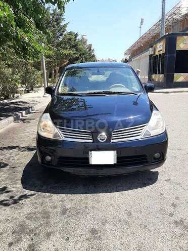 Nissan Tiida-1