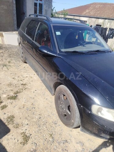 Opel Vectra-4