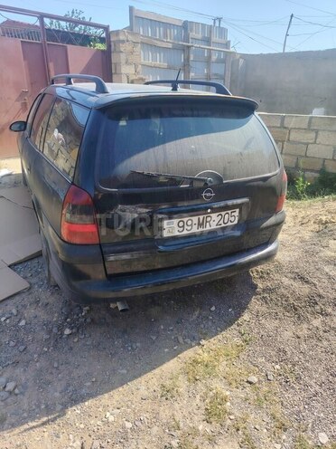 Opel Vectra-3