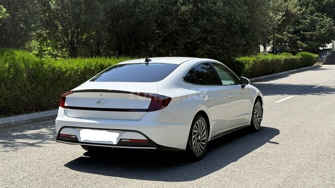 Hyundai Sonata-5