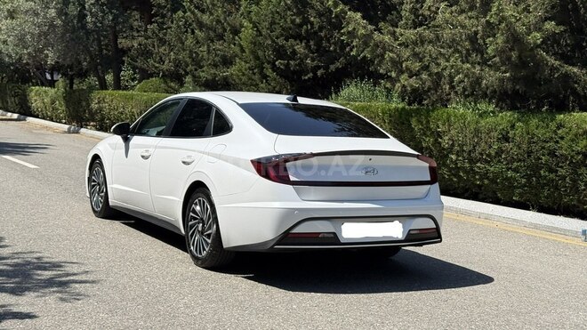 Hyundai Sonata-6