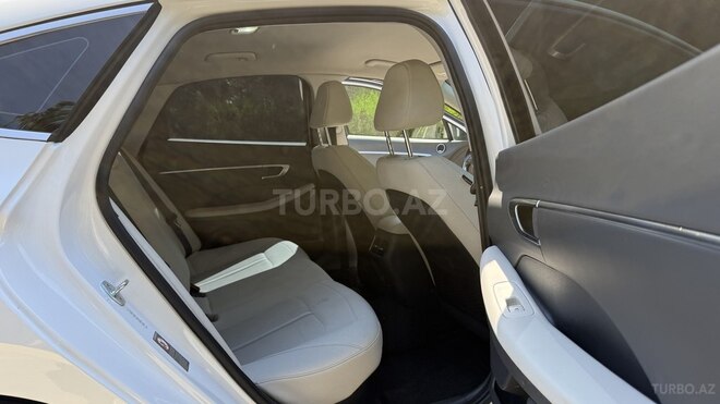 Hyundai Sonata-11