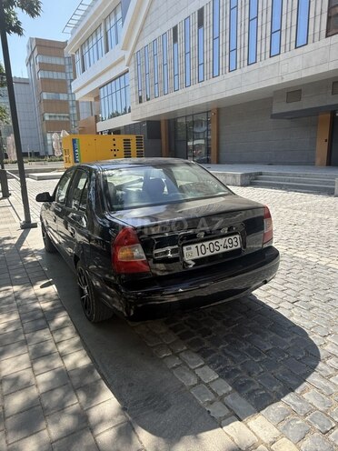Hyundai Accent-14