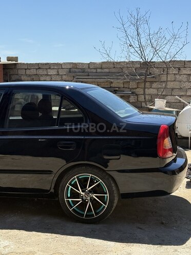 Hyundai Accent-5