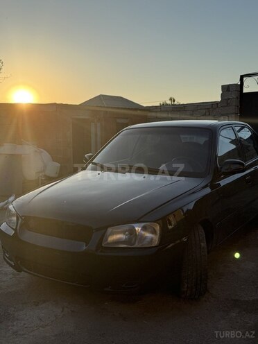 Hyundai Accent-6