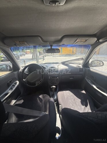 Hyundai Accent-12
