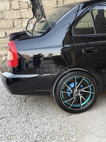 Hyundai Accent-7