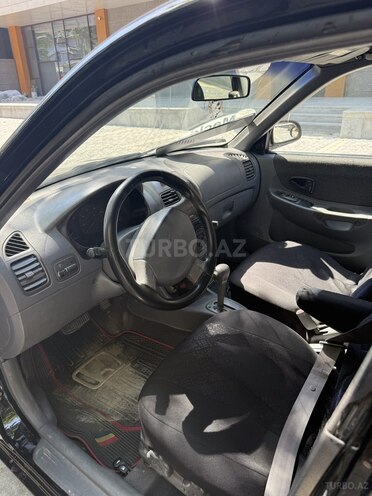 Hyundai Accent-10