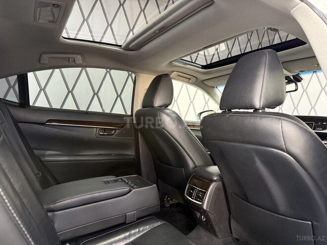 Lexus ES 250-11