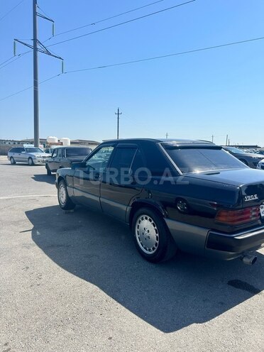 Mercedes 190-5